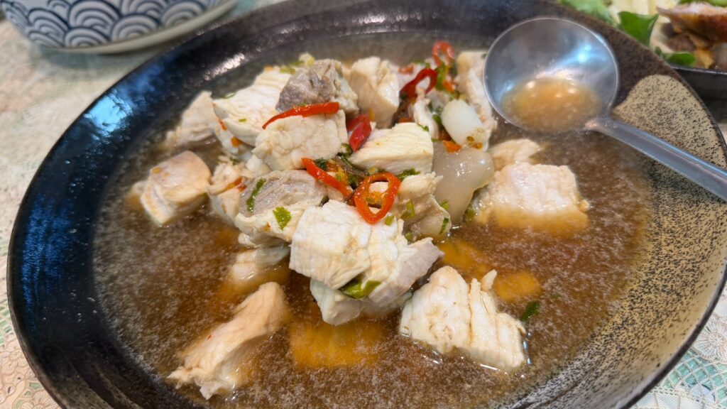 有間小店無菜單料理：酸辣魚湯